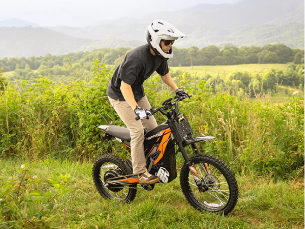Electric street bike for city commuting and everyday riding